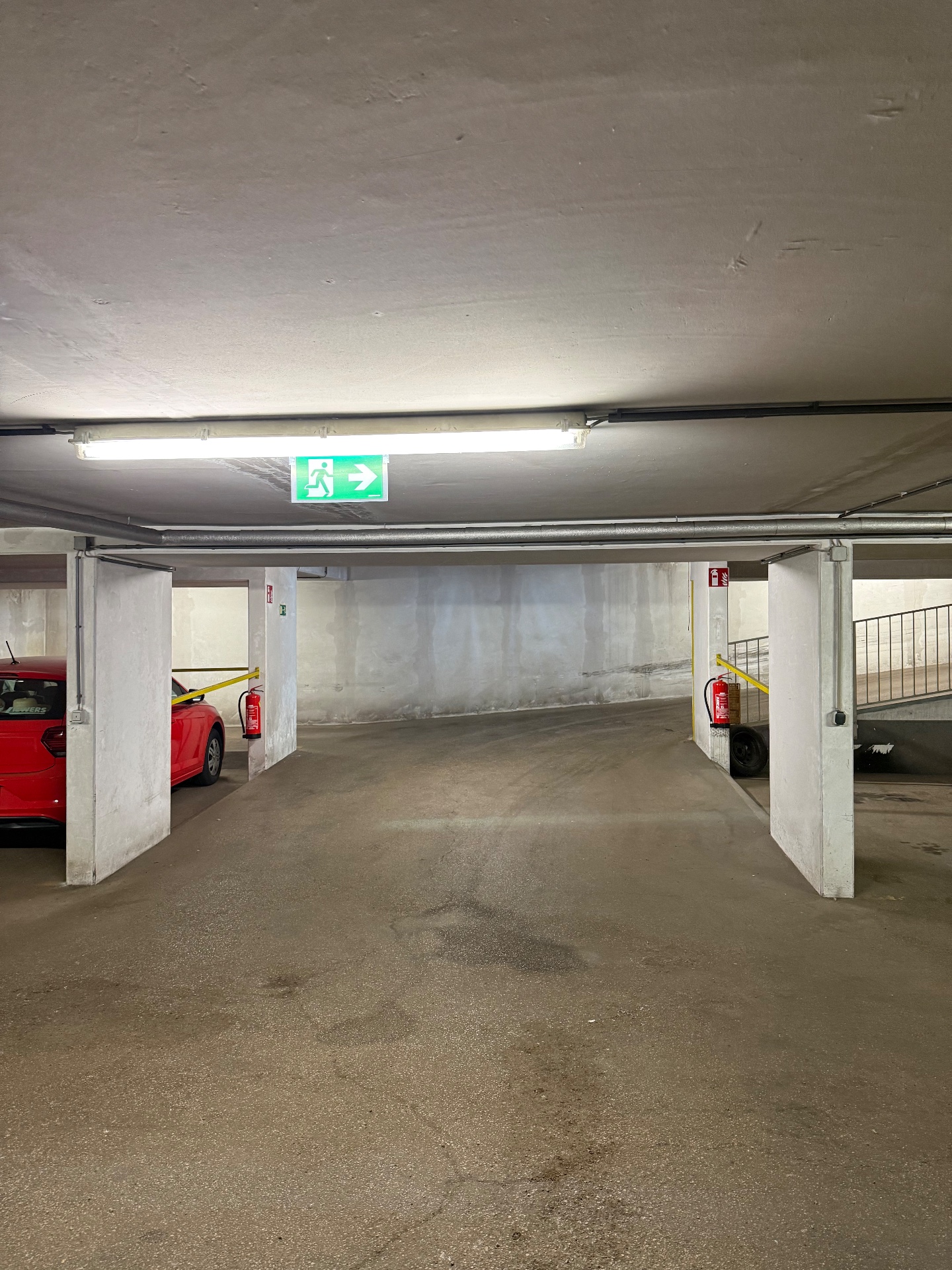 Gepflegte Tiefgarage mit automatischem Tor in Favoriten, 1100 Wien Bild 7