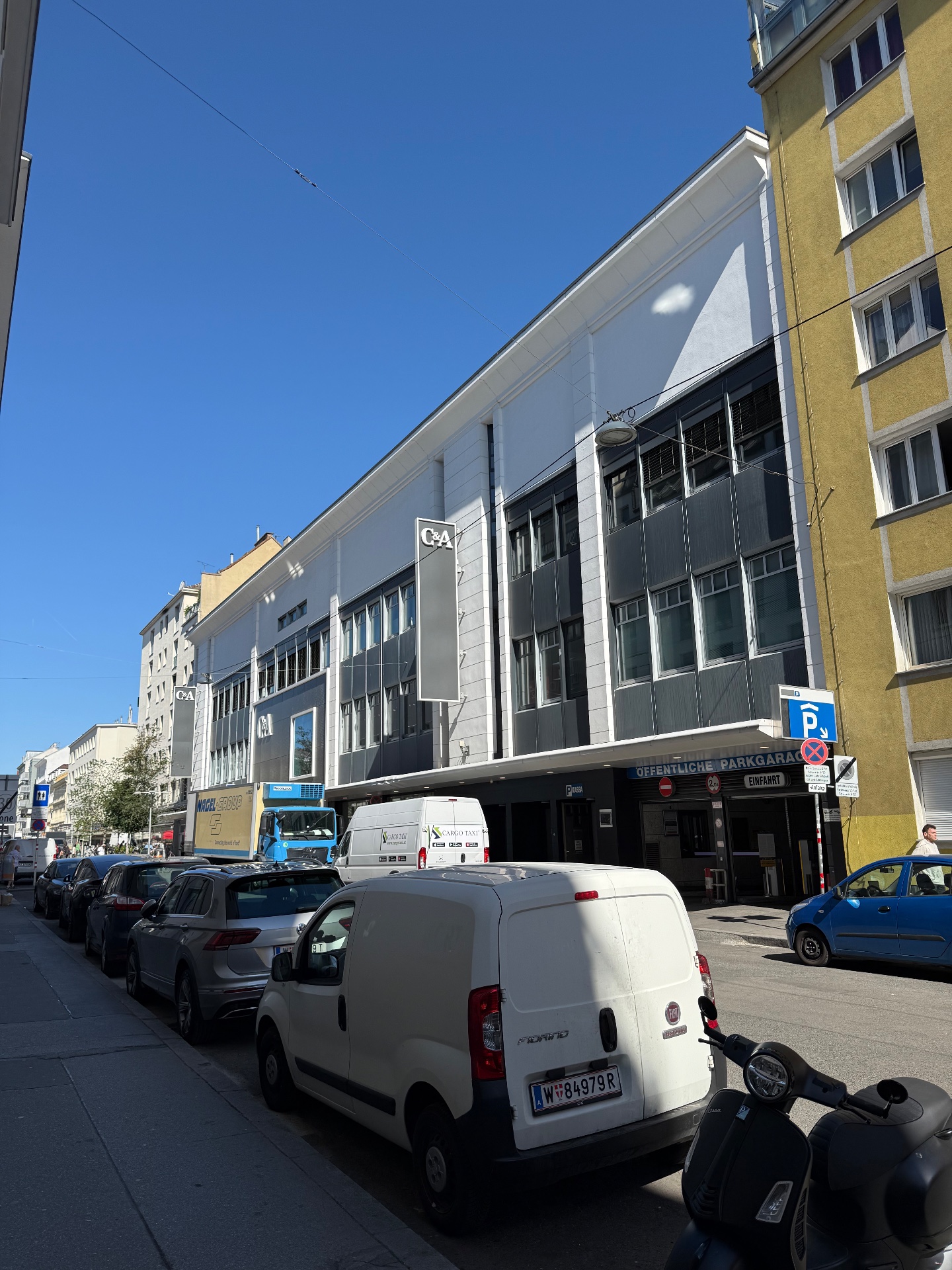 Gepflegte Tiefgarage mit automatischem Tor in Favoriten, 1100 Wien Bild 2
